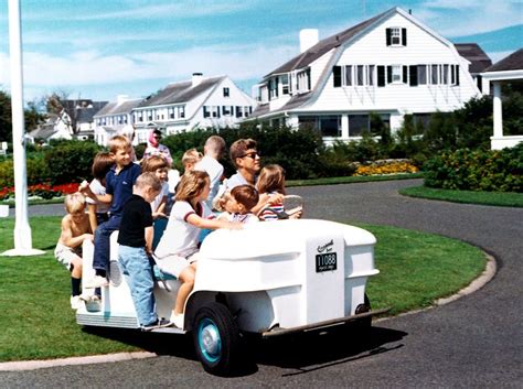 kennedy family compound history  hyannis port  cape