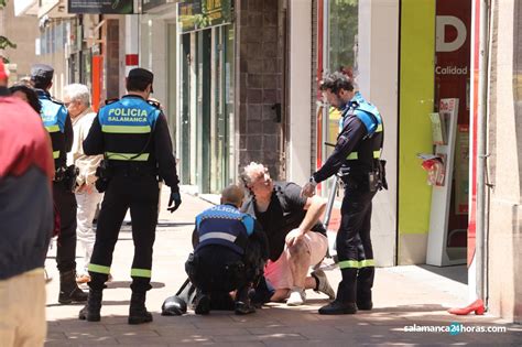 Una Mujer Herida Al Ser Atropellada Por Un Patinete En La Acera Del