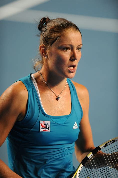 Safina Pulls Out Of Dubai With Back Injury