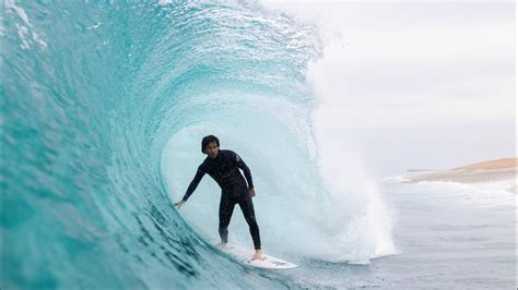 Mason Ho surfa The Wedge durante furacão Kay VÍDEO SURF HARDCORE