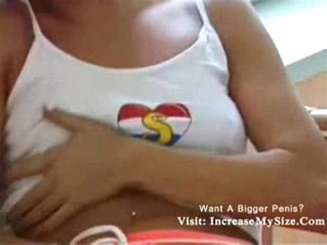 Jovencita haciendo movimientos eróticos en la piscina XVIDEOS