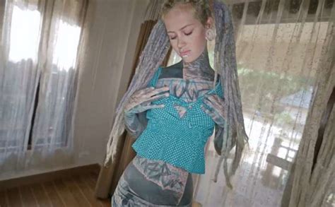 Anuskatzz Tattoo Teen Anal Masturbation And Xxl Squirt Let It Pee