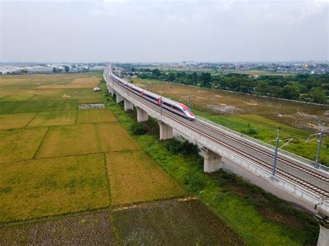 Pembangunan Prasarana Kereta Api Cepat Diawasi Dengan Ketat Konstruksi