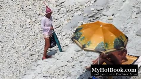 Beautiful Amateur Blowjob On A Beach