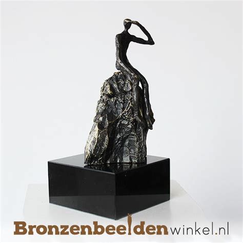 Dit Verbronsde Zakelijke Geschenk Heet Vooruitkijken Dit Sculptuur