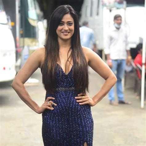 Khatron Ke Khiladi Finale Shoot Shweta Tiwari Stuns In A High Slit