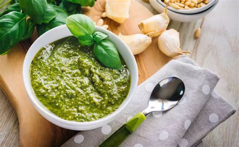 Cómo hacer Salsa Pesto Original para Pastas Receta Fácil