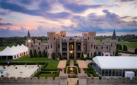 The Kentucky Castle Has A Restaurant Castle Farms Step Inside And Take