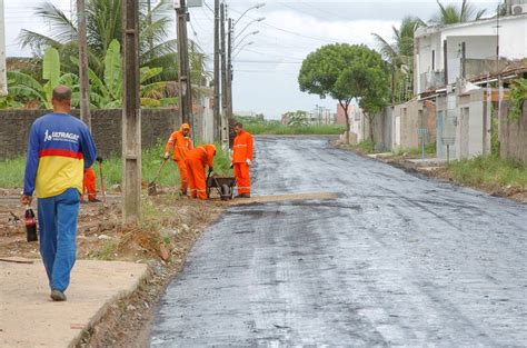 Nascente do Sol prefeito vistoria obras de pavimentação