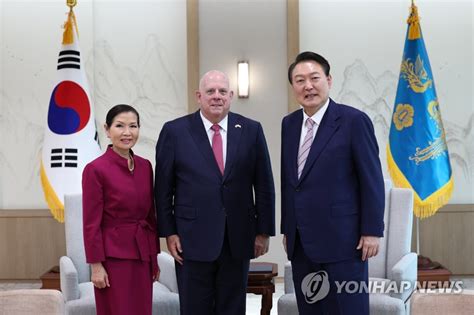 Yoon Meets U S Governor Yonhap News Agency