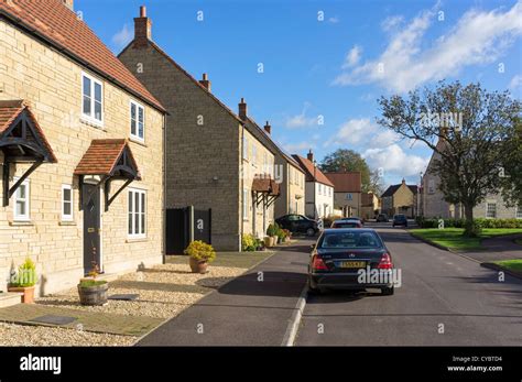 Moderne wohnsiedlung Fotos und Bildmaterial in hoher Auflösung Alamy