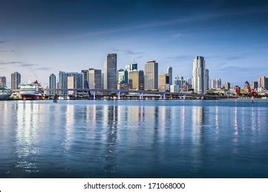 32,486 Miami Skyline Images, Stock Photos, 3D objects, & Vectors ...