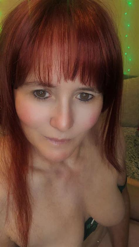 Raise Your Hand If You D Suck On Mommy S Big Natural Tits Nudes Milfs Cougars NUDE PICS ORG