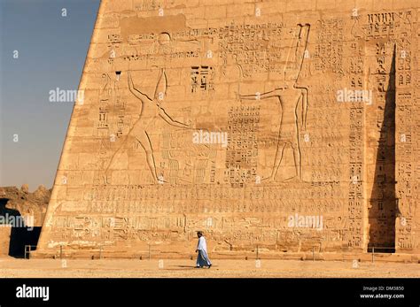 Medinet Habu Relief Hi Res Stock Photography And Images Alamy