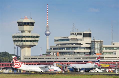 Berlijn Tegel Airport Vervoer Vliegveld Naar Centrum Bus Taxi