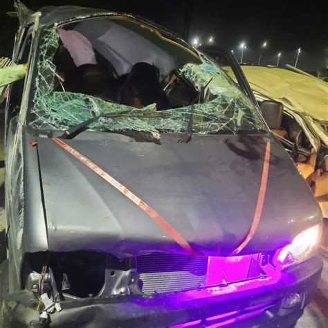 Agra Lucknow Expressway Accident Three Dead आगरा लखनऊ एक्सप्रेस वे पर