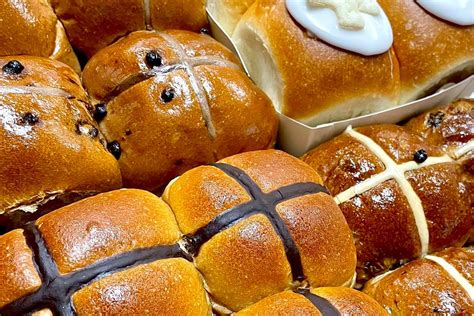Shepparton Bakery Wins Australia S Best Hot Cross Buns Title Melbourning