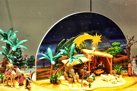 Christmas Diorama Window Display At The Tanglin Mall Shopp Flickr