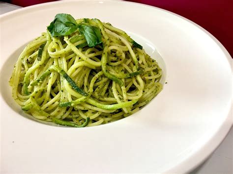 Espaguetis Calabac N Pesto Receta F Cil Vegetariana Divinopaladar