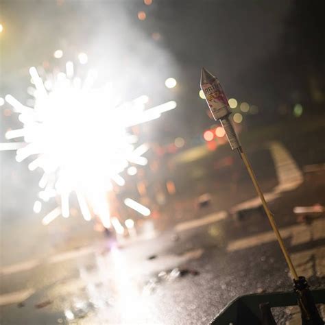 Feuerwerk 22 23 Was es bei Böllern und Raketen zu beachten gibt