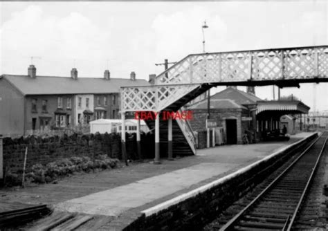 PHOTO HIRWAUN Railway Station In 1956 £3.00 - PicClick UK