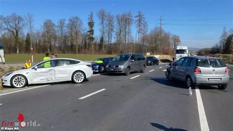 Schweiz Pkw Unfall Bei Lenzburg Fordert Todesopfer Und Mehrere