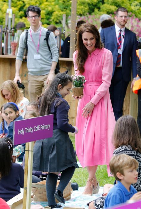 Charles Iii Jaloux De Kate Middleton Le Roi Agac Par La Princesse