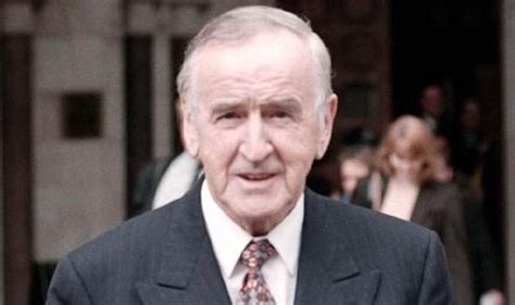 Former Irish Taoiseach Albert Reynolds dies aged 81 | Politics | News | Express.co.uk