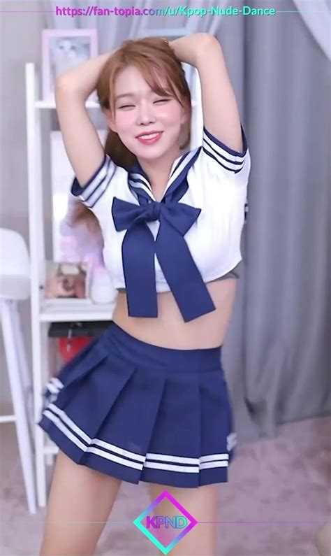 Babe dancing in schoolgirl uniform 윈터 에스파 Winter in ai scenes PREMIUM xco