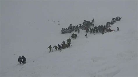 Turkey Avalanche 38 Killed As Frantic Search Under Way For People