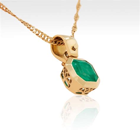 Vintage Emerald Necklace | AnamKarat Fine Jewelry