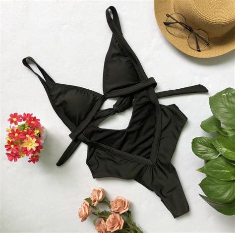 Solid Color One Piece Swimsuit Woman Wears Bikini Style Bikini On Luulla