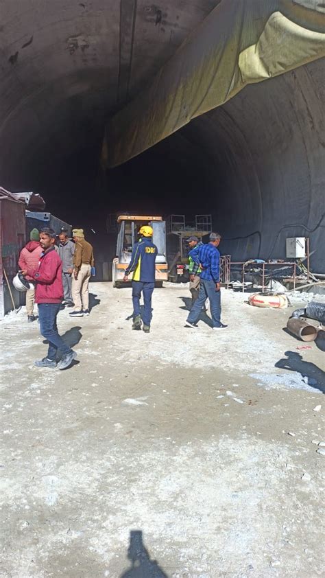 All Workers Trapped Inside An Under Construction Tunnel On