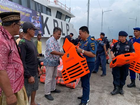 Sosialisasi Keselamatan Pelayaran PPLP Kelas II Tanjung Perak Bagikan