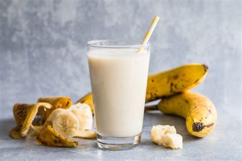 Cremiger Schoko Milchshake Mit Bananen Nutella Und Vanilleeis