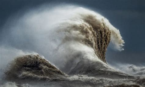 Photographer Braves Gale Force Winds For Hours To Capture Epic Storm