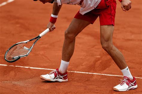 Djokovic Se Enoja Al Fallar Un Golpe Y Rompe Su Raqueta