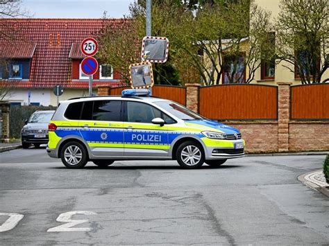 Amok Alarm An Schule Gro Einsatz Der Polizei In Jena Winzerla