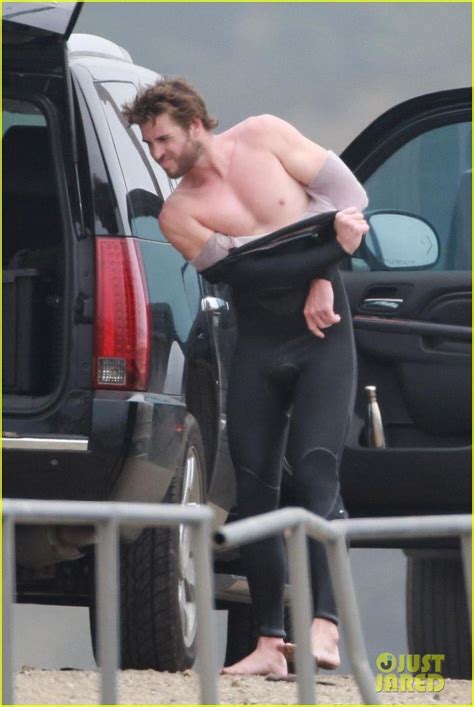 Liam Hemsworth Looks So Hot In New Beach Photos Photo 1164465 Photo Gallery Just Jared Jr