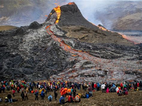 En Islande L Ruption Volcanique Devient L Attraction Du Moment