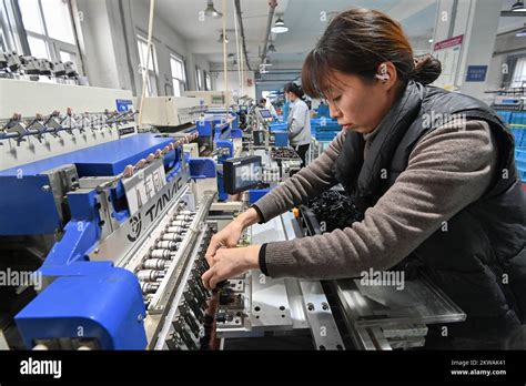 WEIFANG CHINA NOVEMBER 30 2022 Workers Work At A Workshop Of An