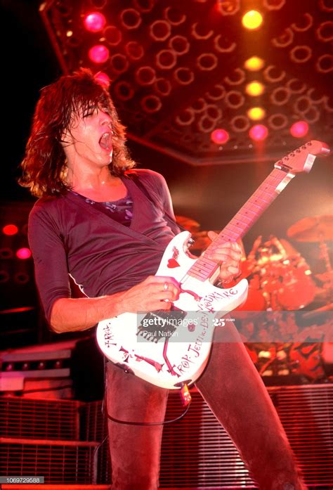 9/1985: Warren DeMartini - RATT | Warren demartini, Warren, Glam metal