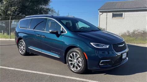 22 Chrysler Pacifica Hybrid Pinnacle In Fathom Blue Pearl Coat Youtube