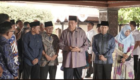 Ziarah Ke Makam Bung Karno SBY Sebut Punya Memori Istimewa Di Pusara