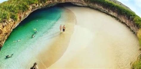 LA PLAYA ESCONDIDA O PLAYA DEL AMOR EN LAS ISLAS MARIETAS