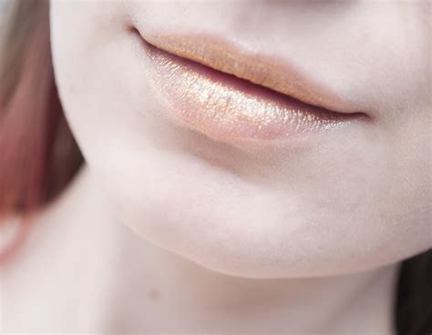 Gold is my nude Золотые средства для губ от Beautybigbang