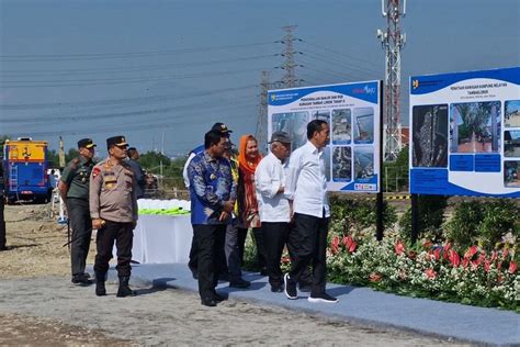 Tinjau Proyek Pengendalian Banjir Di Semarang Jokowi Minimal Bisa