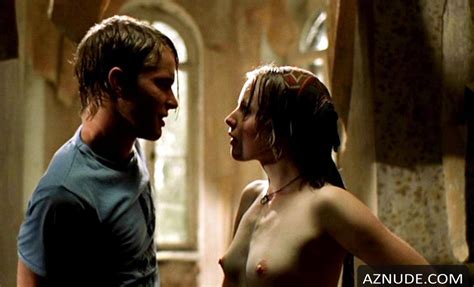 ANNA BRUGGEMANN Nude AZNude