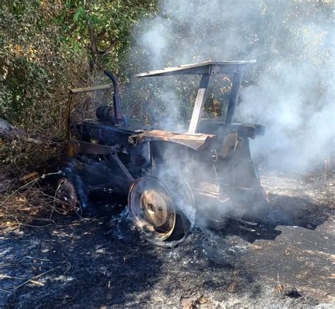 Trator Pega Fogo E Chamas Se Espalham Para Pasto E Rea De Prote O De