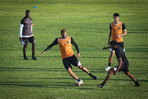 Tarde De Segunda Feira Com Atividade Técnico Dinâmica No Ct Abc Fc